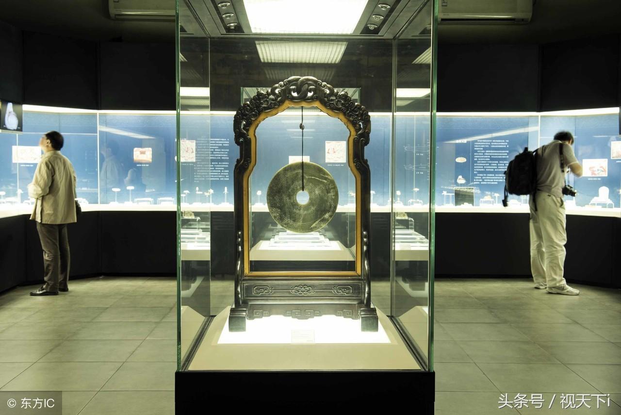 马未都有6家私人博物馆，收藏各类古董上千件，价值高达78亿美元
